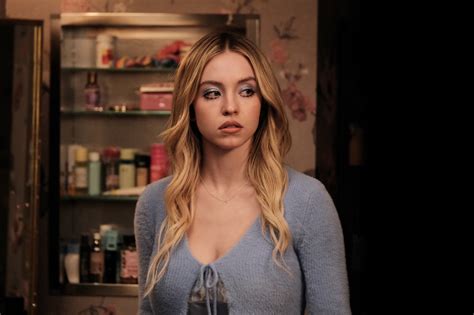 sydney sweeney tit|Critique of Sydney Sweeneys boobs goes viral: Arent that big